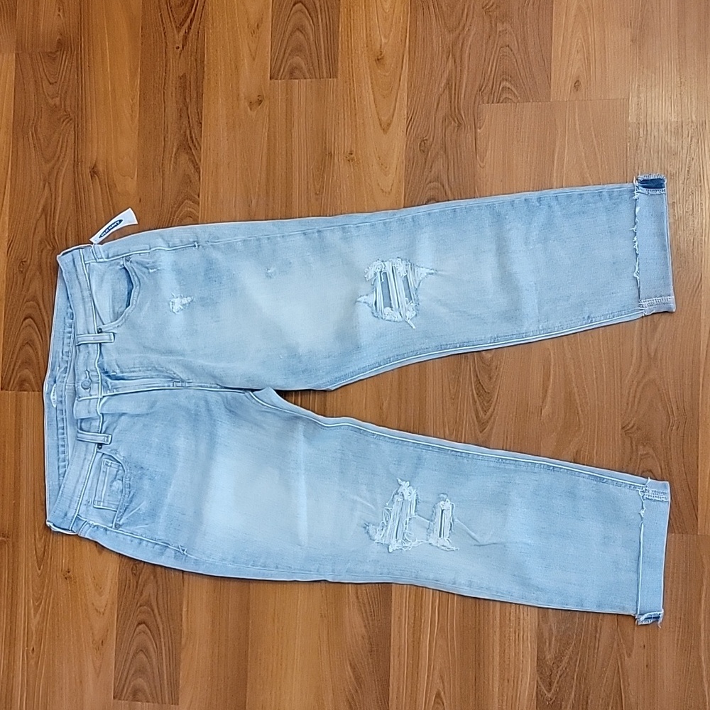 Women's relaxed fit Old Navy Boyfriend Jeans Size 8 NWT
